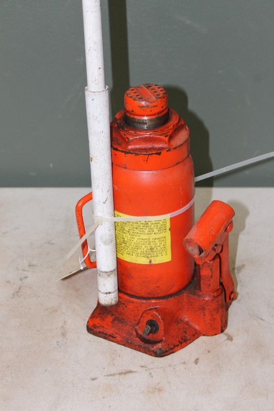 lot 181 image: Hydraulic Jack - 12 Ton