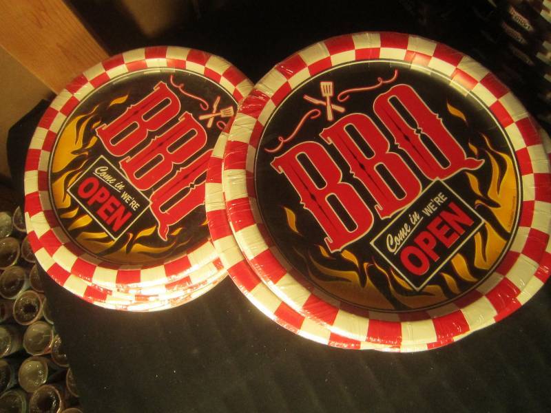 NEW LOT - 13 Sets of 8 BBQ Plates -- 8 34