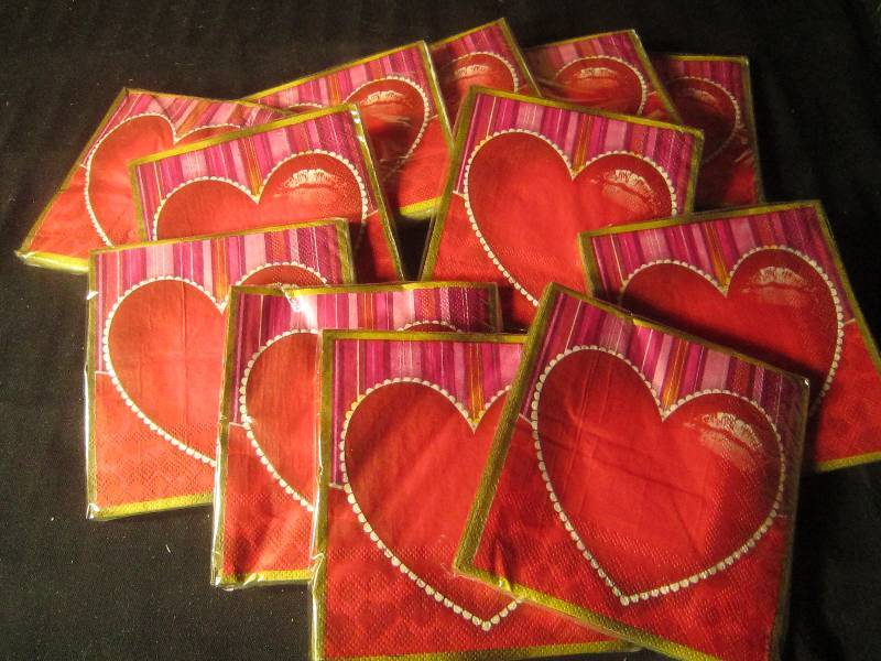 NEW LOT - 12 pack of 16 Ballpark Napkins Luncheon Size