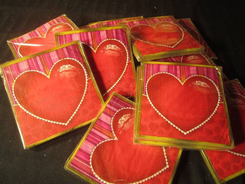 NEW LOT - 13 pack of 16 Ballpark Napkins Luncheon Size
