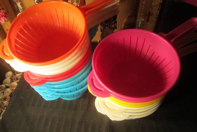 NEW LOT - 18 Colander Strainers