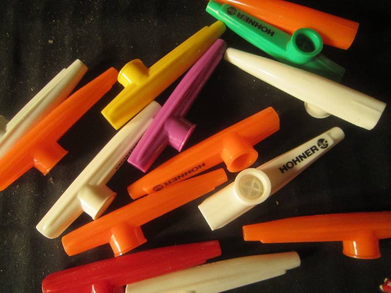 NEW LOT - 14 Kazoos