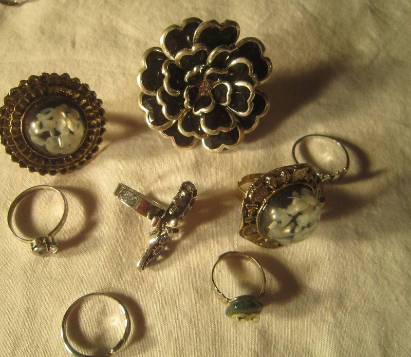 NEW LOT - Lot of 8 Rings