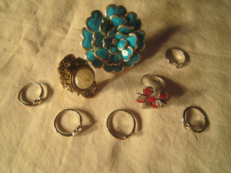 NEW LOT - Lot of 8 Rings