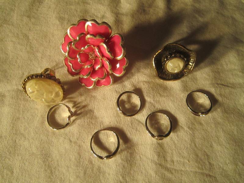 NEW LOT - Lot of 8 Rings