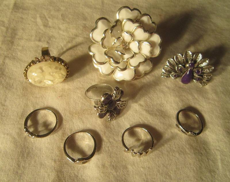 NEW LOT - Lot of 8 Rings