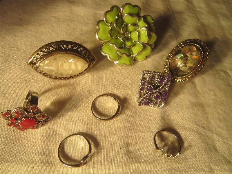 NEW LOT - Lot of 8 Rings