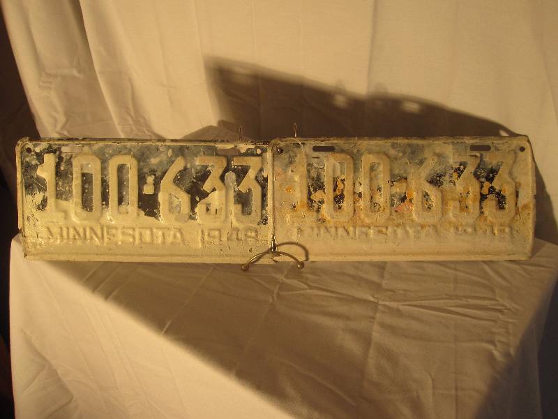 lot 3 image: Vintage 1948 Minnesota license plate set