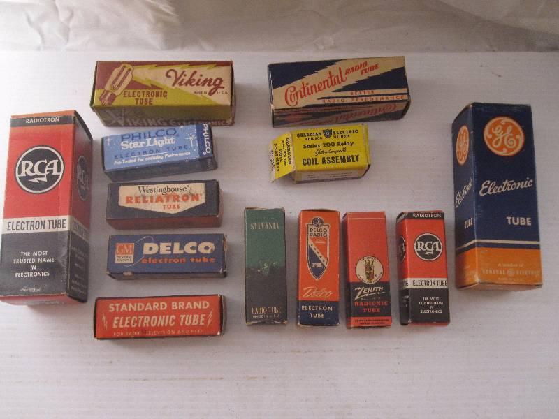 lot 49 image: Vintage radio tubes