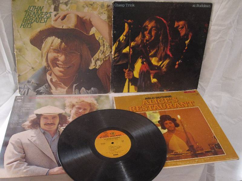lot 65 image: 6 vintage records