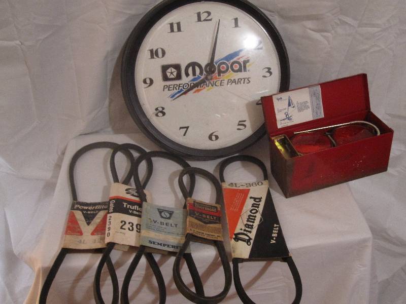 lot 68 image: Vintage automotive lot