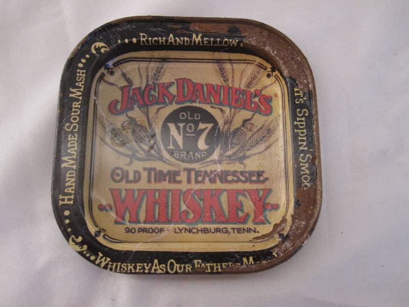 lot 78 image: Rare Jack Daniels tin tip tray