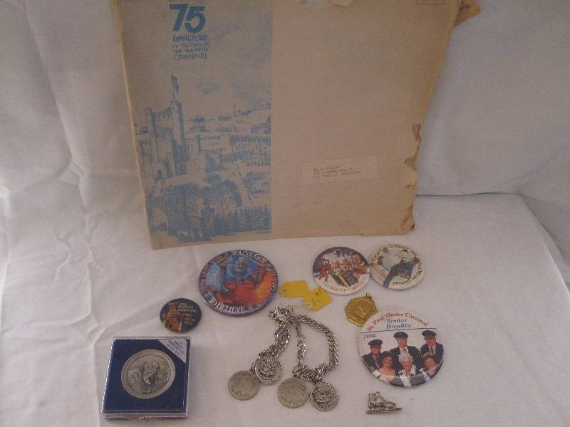 lot 109 image: Vintage St Paul Winter Carnival lot