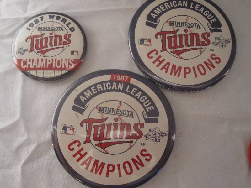 lot 112 image: Large lot of collectible pins