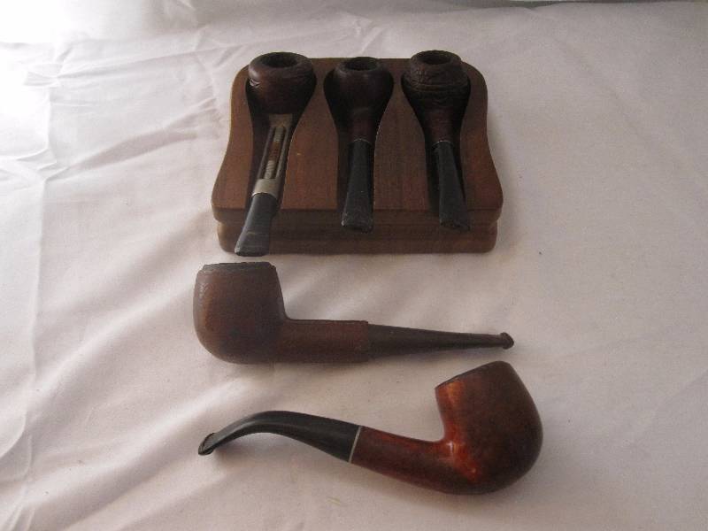 lot 114 image: Pipe lot