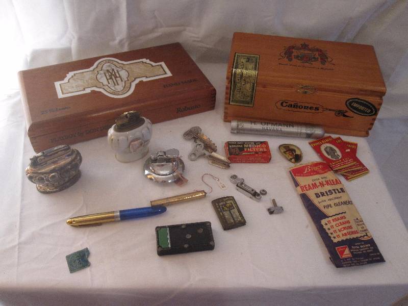 lot 116 image: Large tobacco lot