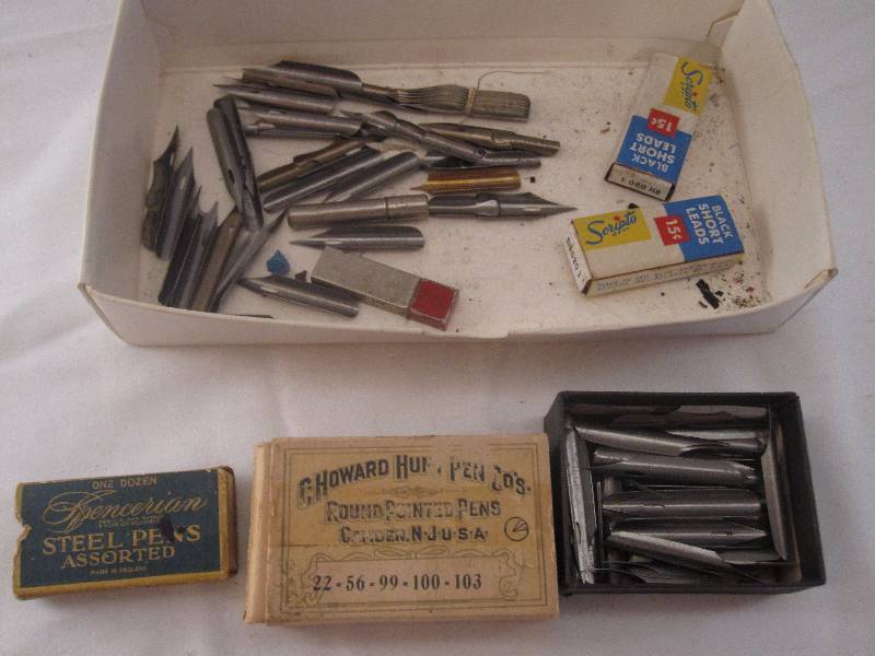 lot 118 image: Lot of assorted nibs and pencil lead