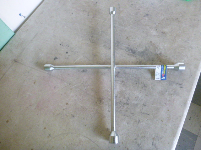 Powercraft 4-Way 20 Tire Lug Wrench