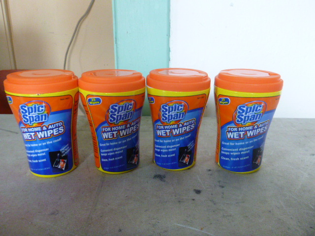 4 Containers of Spic & Span Wet Wipes