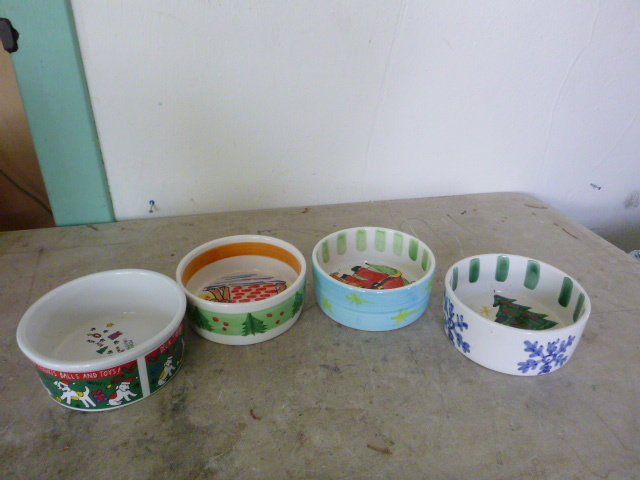 4 Pet Bowls