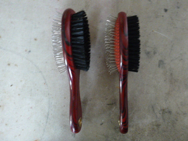 2 Hair Brushes