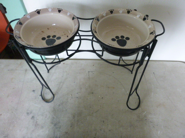 Raised Double Pet Bowls