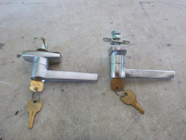 2 Cabinet Handles