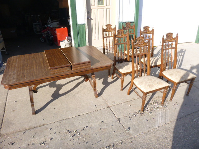 Dining Room Table with 6 Chairs
