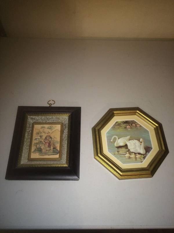 Pair of Pictures