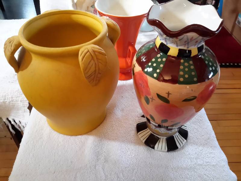 Misc. Vases and glassware as pictured. Belle Casa Vase