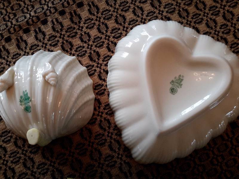 2 small Beleek serving bowls as pictured