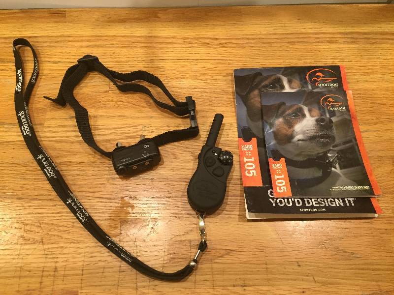 lot 24 image: SportDog Training 105  E-Collar with remote
