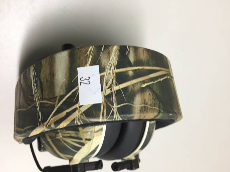 lot 32 image: RAIANS ELECTRIC EAR MUFFS