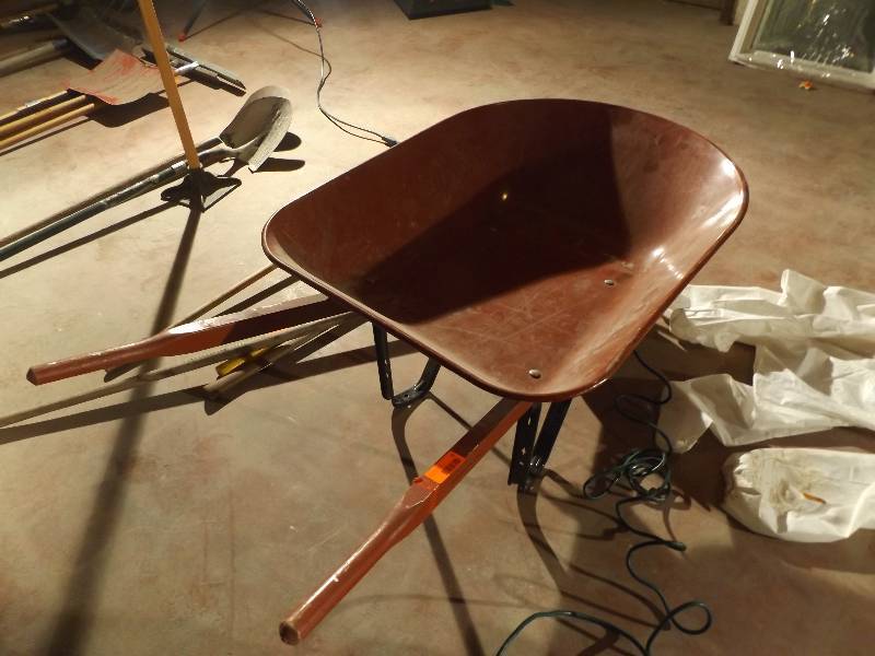 Wheel barrow