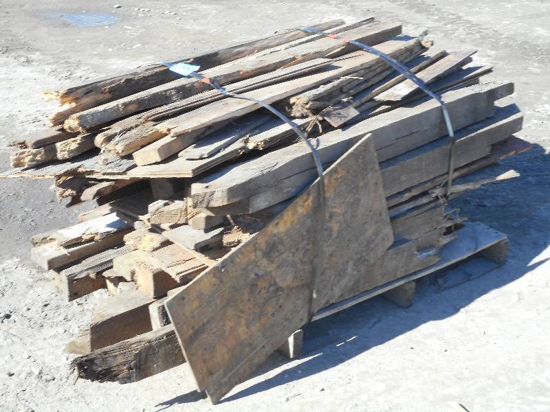 Pallet Lot Of Salvaged Barn Wood, L...