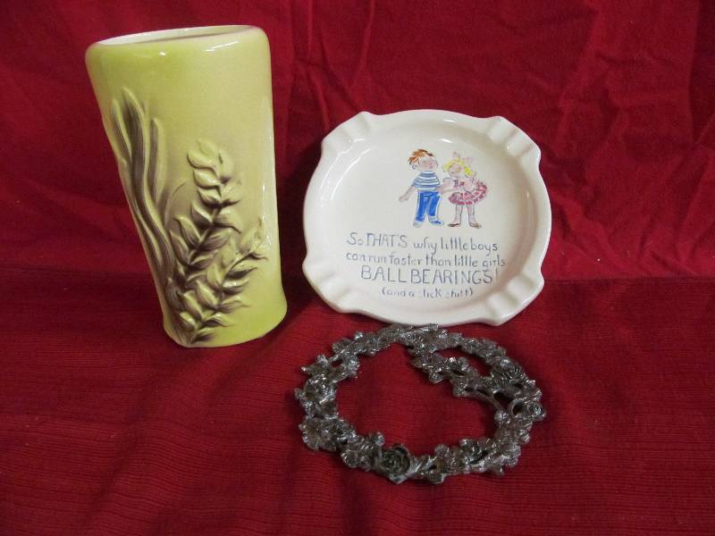 lot 4 image: trivets
