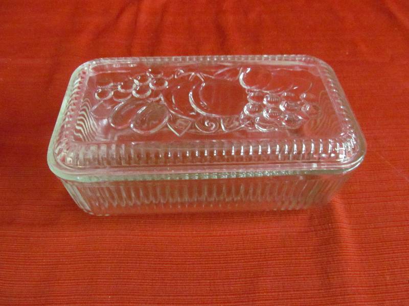 lot 7 image: glass bread pan