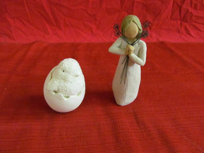 lot 11 image: Willow figurine