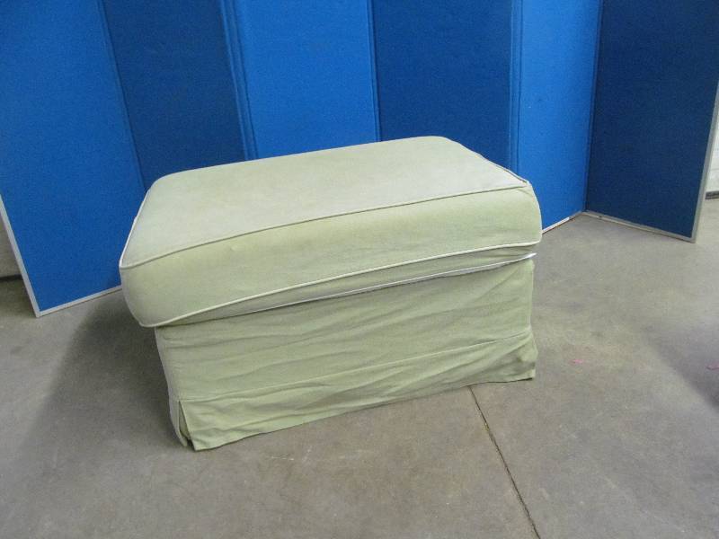 lot 17 image: foot stool
