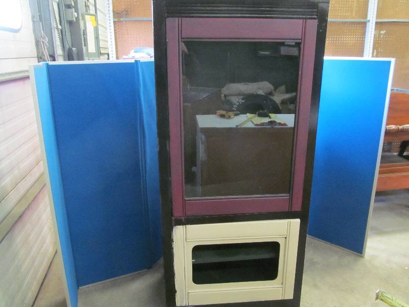 lot 28 image: entertainment cabinet