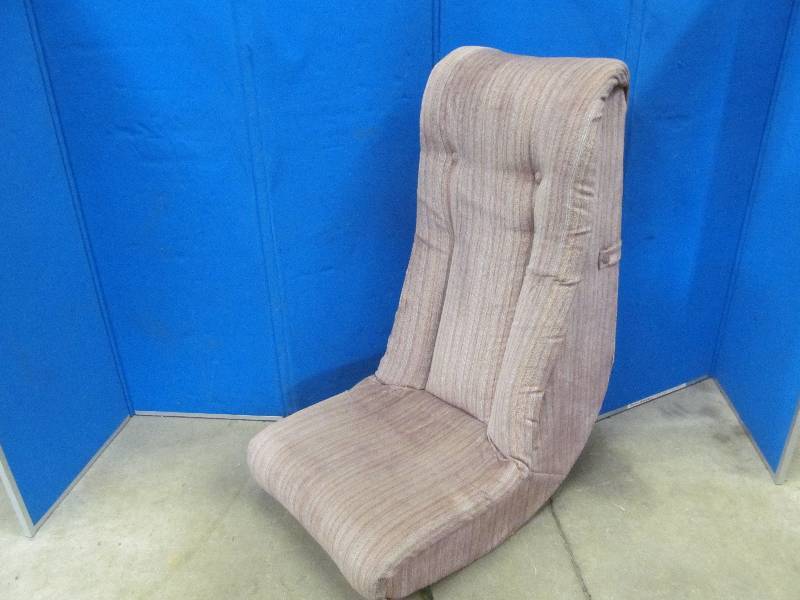 lot 42 image: gaming chair