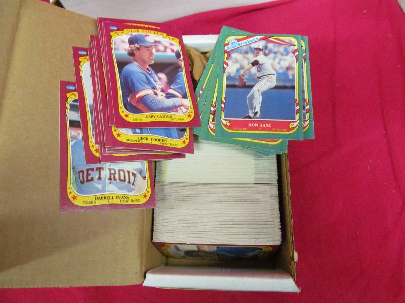 lot 58 image: baseball cards