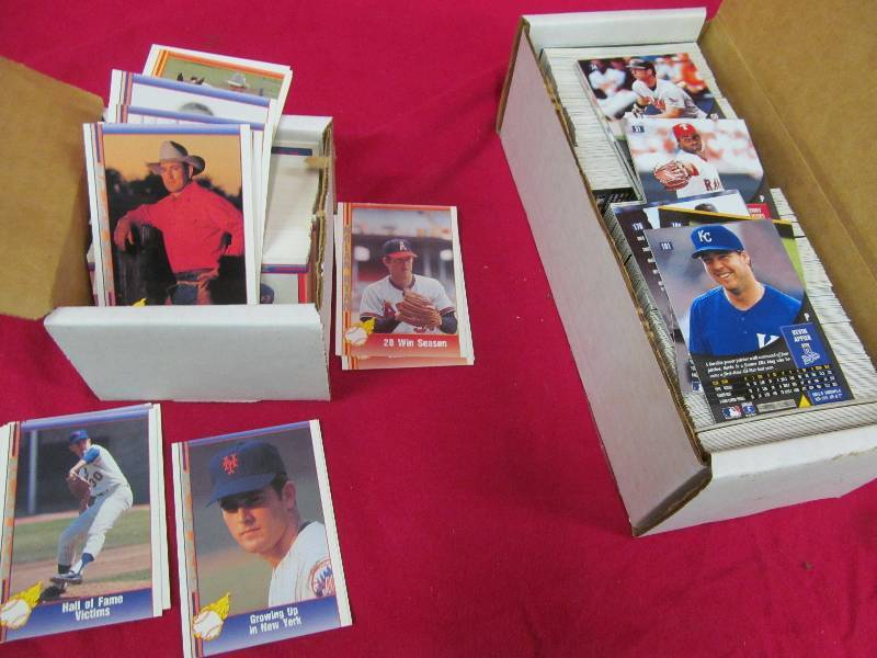 lot 59 image: baseball cards