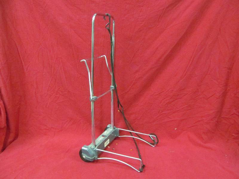 lot 65 image: travel caddy