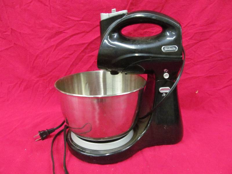 lot 78 image: Sunbeam mixer