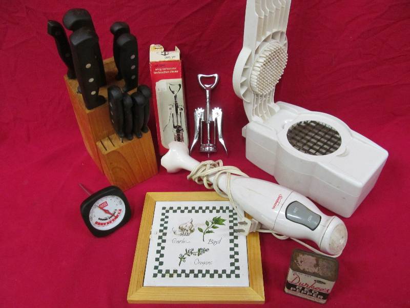 lot 99 image: kitchen items