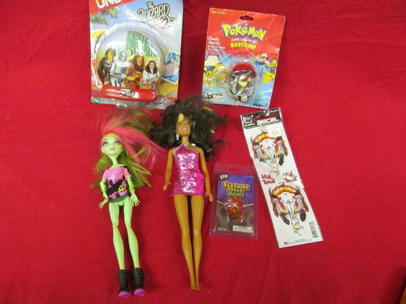 lot 100 image: toys