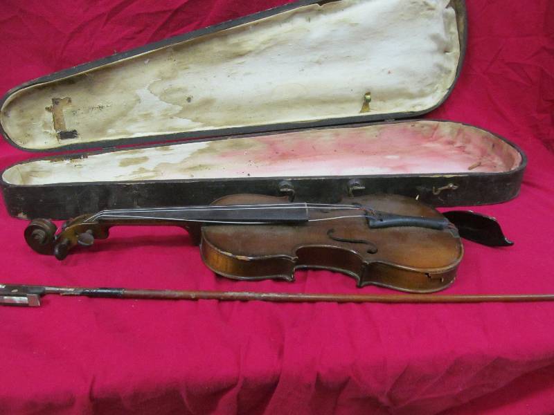lot 117 image: Violin