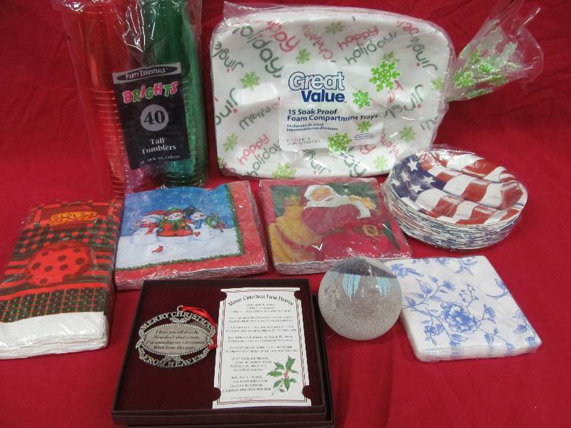 lot 118 image: NapkinsCupsPlates