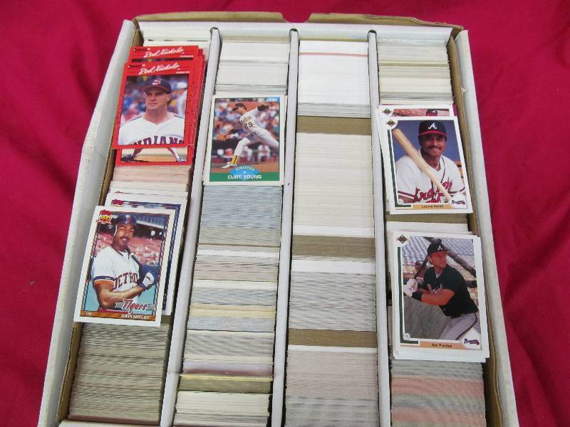 lot 120 image: baseball cards